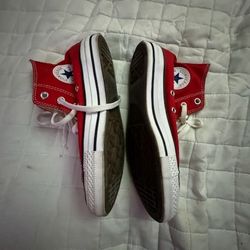 Converses Size 6