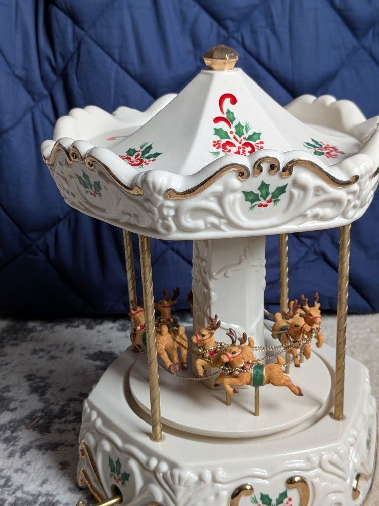 International Silver Company Porcelain Santas Sleigh