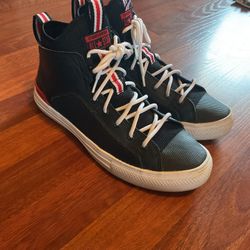 Men’s Converse High tops Size 8 -Turlock 