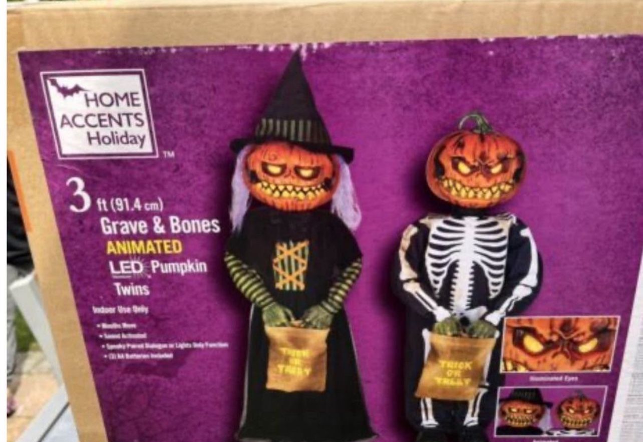 Halloween Collection Grave & Bones 3 ft Pumpkin Twins Halloween Animated Speaking LED Animatronic