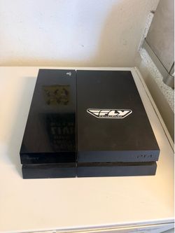 PlayStation 4 $50 FOR PARTS (Console Only) READ : Turns On But No Display