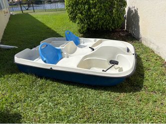 Pelican Monaco Deluxe Pedal Boat