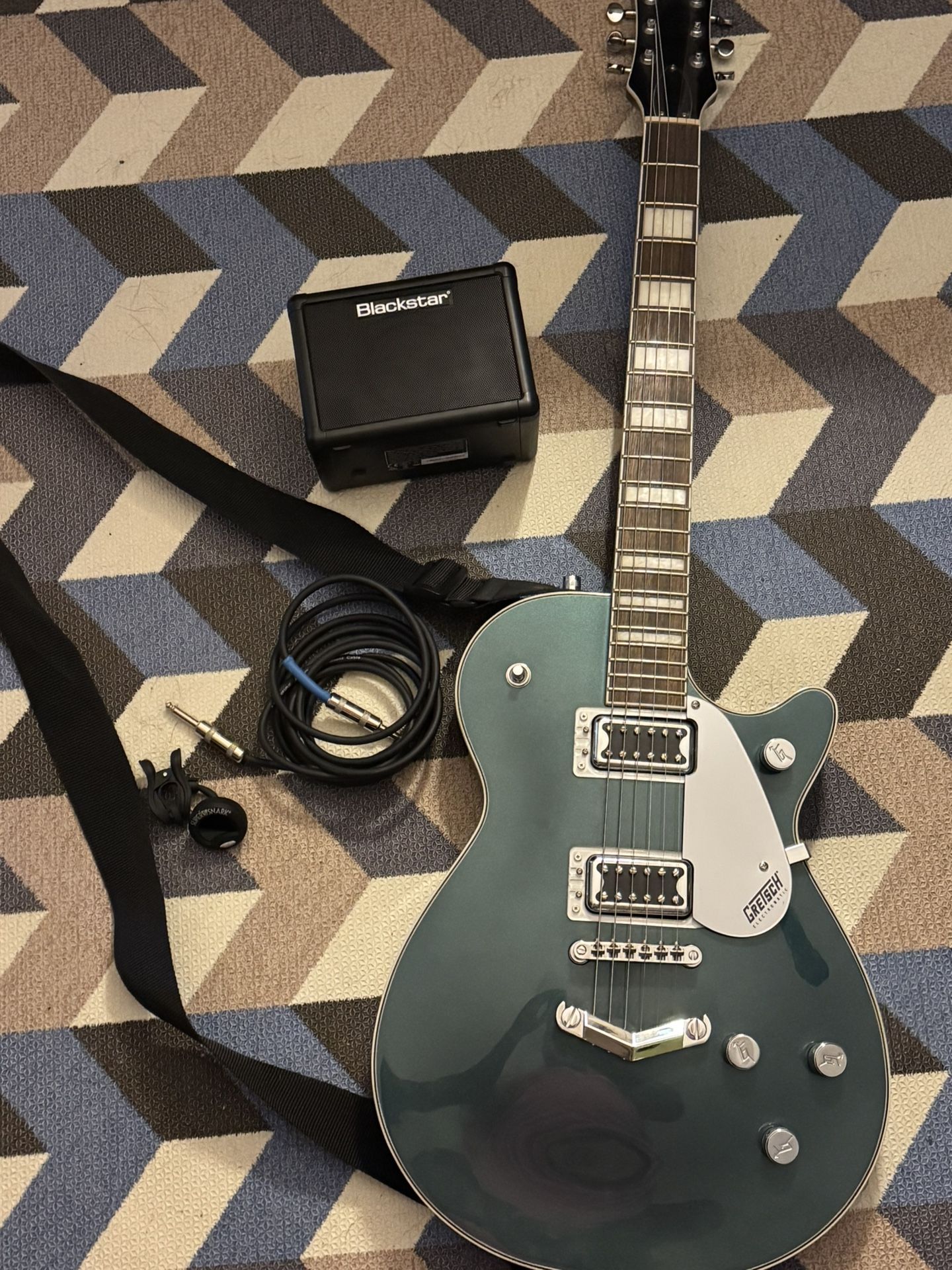 Gretsch ElectroMatic And Black fly Amp