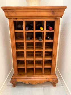 Wine cabinet / holds 24 bottles