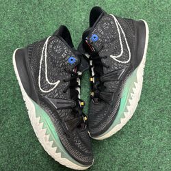 NIKE KYRIE 7 BK BLACK SIZE 9
