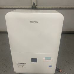 Danby DoE Dehumidifier with Pump