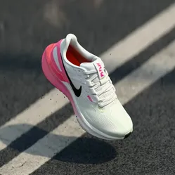 * NEW * Men's Nike Structure 25 CM * size 10 WHITE MSRP 140+