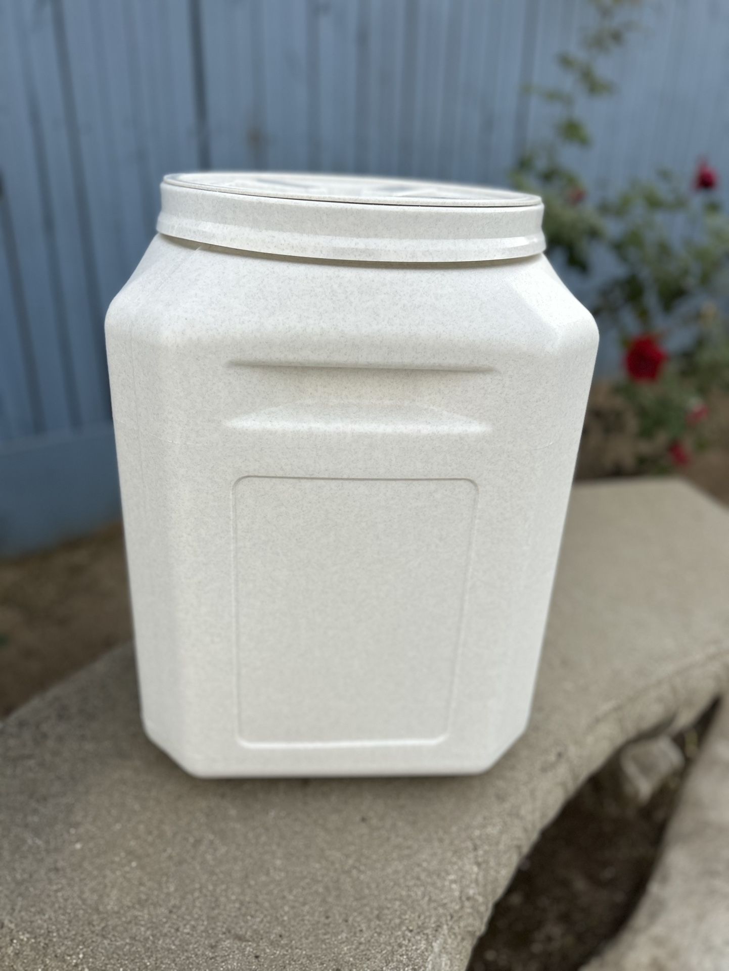 50lb Vault Pet Food Container