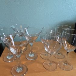 8 Glasses – Wine + Martini Set – Great for Entertaining