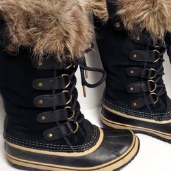 Sorel Joan of Arctic Waterproof Insulated Winter Boot - Size 7