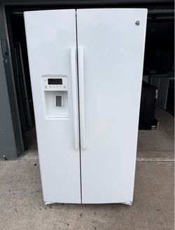 GE Side-by-Side Refrigerator with Ice and Water Dispenser-1 month warranty