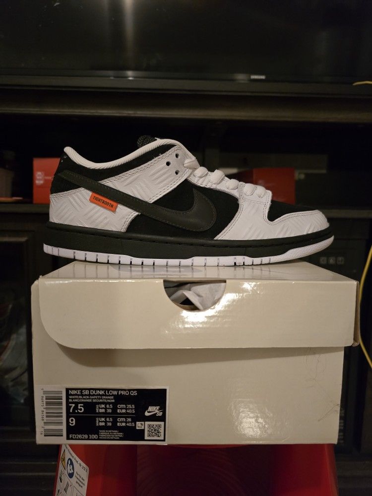 Sb Dunk X Tightbooth