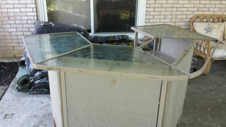 Patio bar set