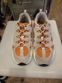 Nike Low-Top Sneakers Gray and Orange