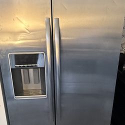 Whirlpool Refrigerator 