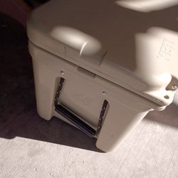 Yeti Forsale.