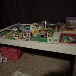 Lego Table With Legos