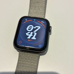 Apple Watch SE