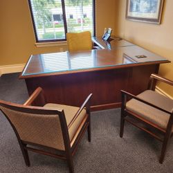 Executive Desks And Chairs