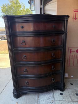 Traditional 5-Drawer Chest Dresser Dark wood