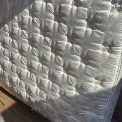 Used Queen Mattress 