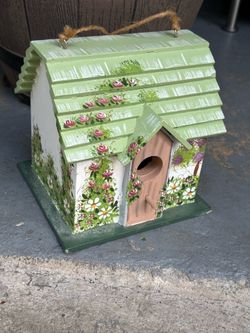 Wooden Birdhouse 7x6.5 h 7.5