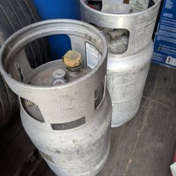 Aluminum Forklift Propane Tanks (2)