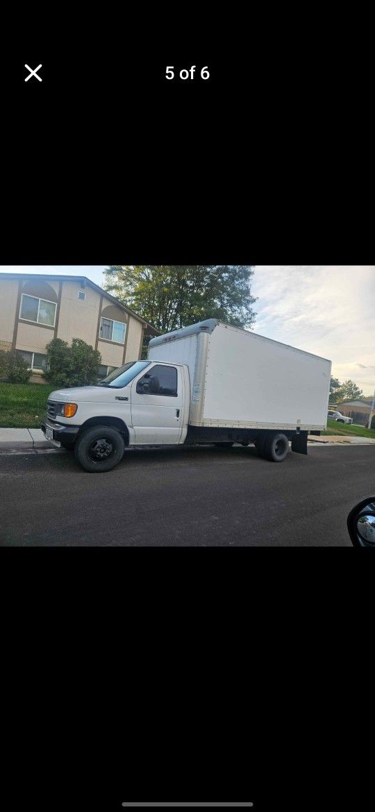 2005 Ford F350 Box Truck 