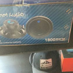 Planet Audio 1800 Watts New/new In The Box 
