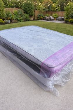 👉BRAND NEW QUEEN SET $219