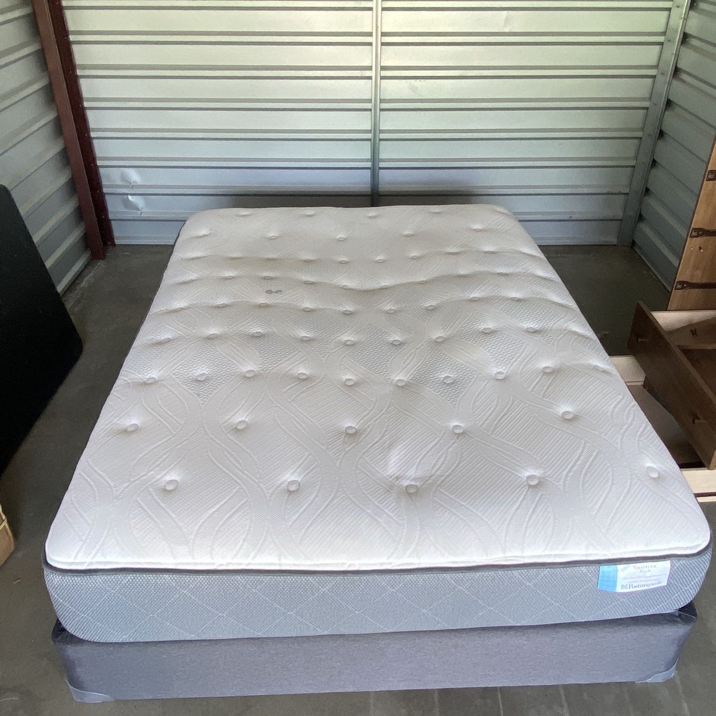 Posturepedic Chaleigh Plush Queen size Mattress for Sale in Sacramento CA OfferUp