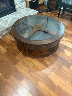 Ashley "Carlyle" 40" Glass Coffee Table – good Condition! (4 Free Nesting Stools Included)