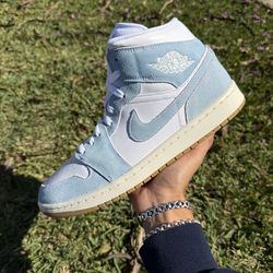 Jordan 1 Mid W “Denim” Size 10.5 Men/12W