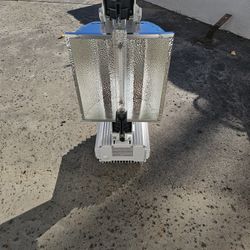 GAVITA PRO 1000e DE 208-240 With Bulb/Hood/ Reflector/Fixture and Cord