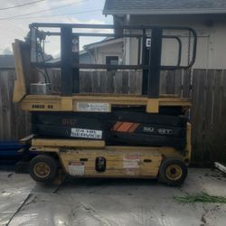 Scissor Lift 