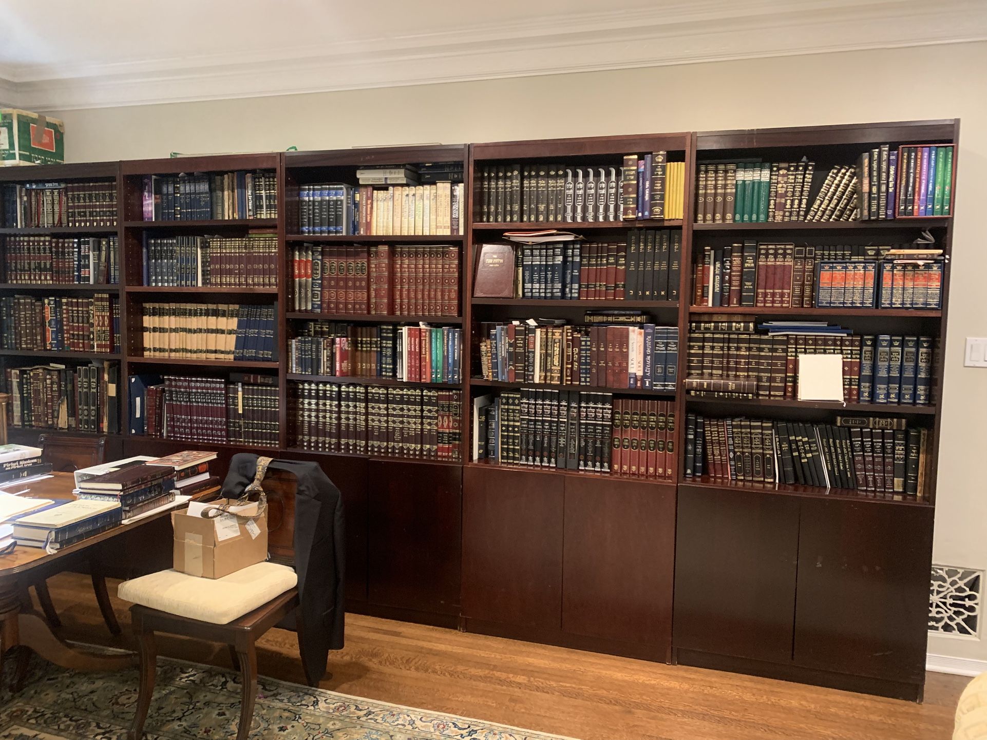 5 Matching Bookshelves