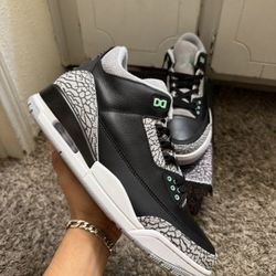 Air Jordan 3 Green Glow Size 11 
