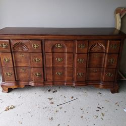 9 Drawer Dresser 