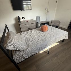 Twin Bed Set 