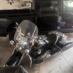 2010 road king motorcycle