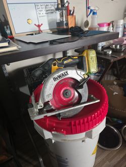 DeWalt Brushless Cordless Circular Saw