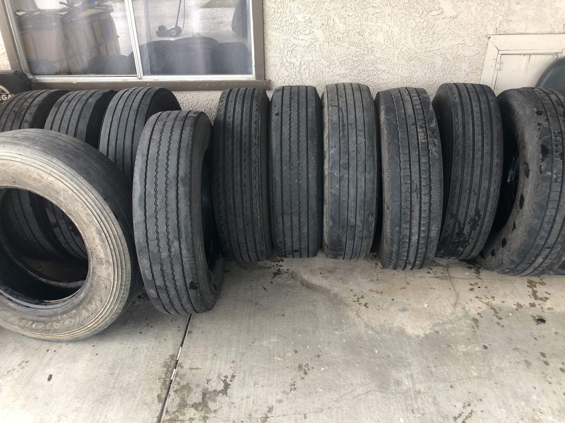 Used tires 295/75/22.5