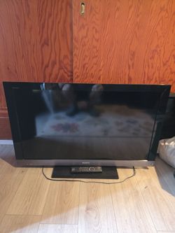 Televison 40" Sony with remote