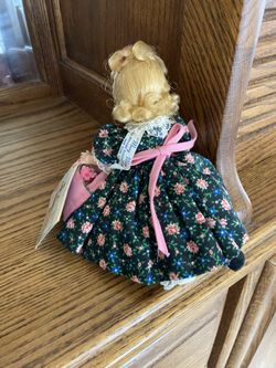 Little women, Madame Alexander with the box