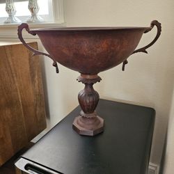 Rustic Finish Large Indoor Outdoor Decorative Urn