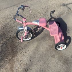 Radio Flyer, Classic Pink Dual Deck Tricycle, 12" Front Wheel, Pink, Kids Ages2-5 year old
