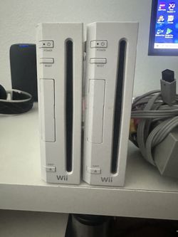 Nintendo Wii Bundle, 2 Consoles, 10 Games, 5 Remotes, 3 Nunchucks