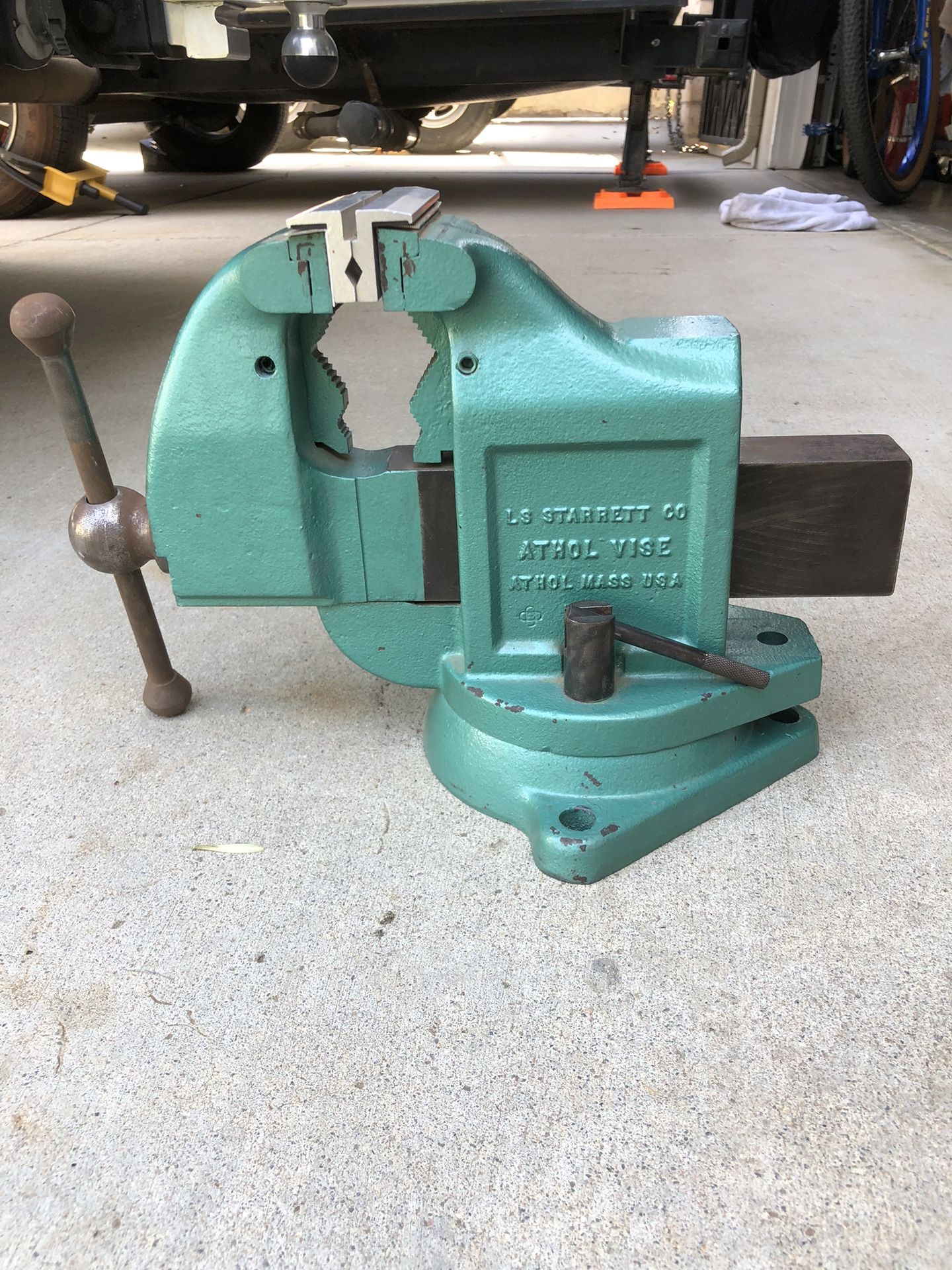 ATHOL VISE