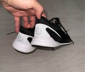 Lululemon women’s bliss feel run shoes size 8.5