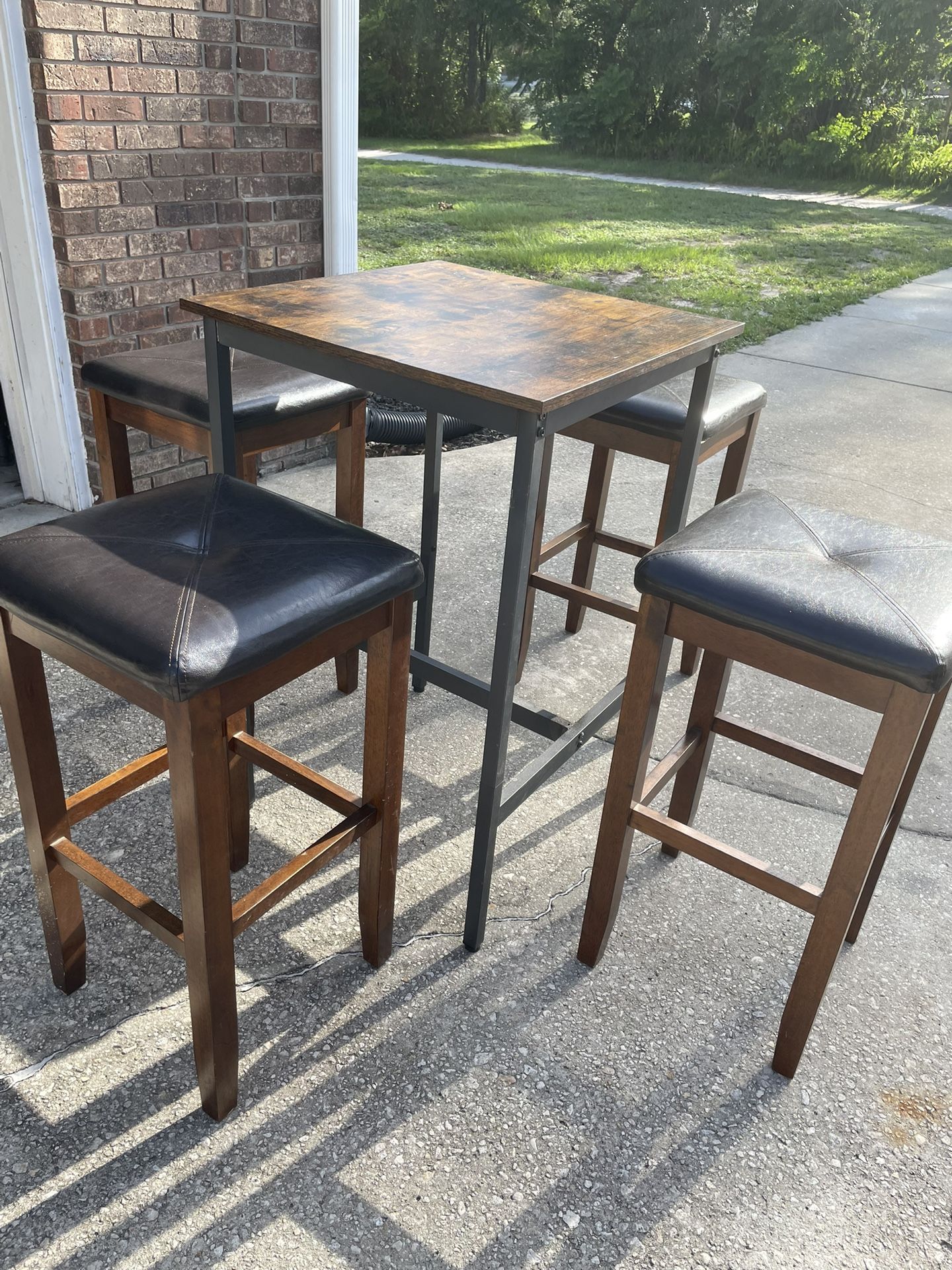 Bar Height Dining Table With 4 Stools